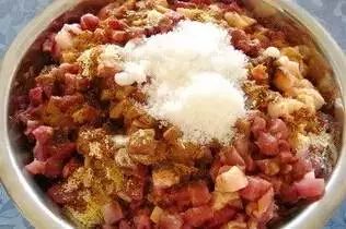 年味准备哪些香肠,年味灌腊肠