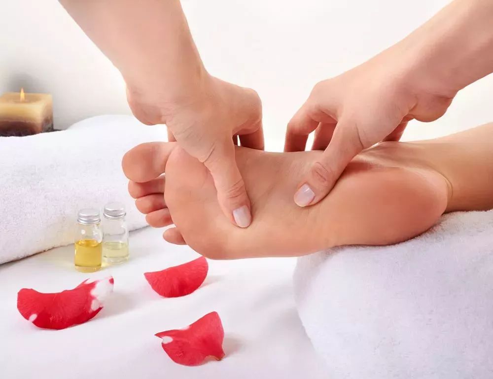 警惕｜天冷泡个脚，男子双脚溃烂发黑！泡脚后一个小动作千万关注！