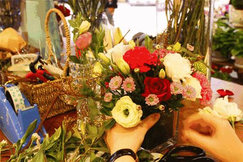 *光春**明媚：昌吉免费化妆、免费插花活动开始啦！