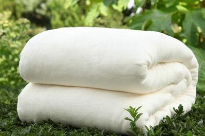 冬天睡觉盖的被子越厚越好？