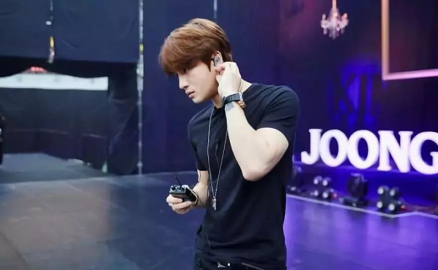 从穷小子到上亿富豪全集,从穷小子到上亿的人