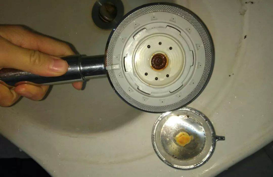 增压式洗澡用的花洒喷头,30孔增压节水花洒