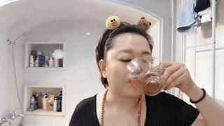 夏天被粉红色泡泡承包，嫁给爱情的女孩脸上都挂着糖霜