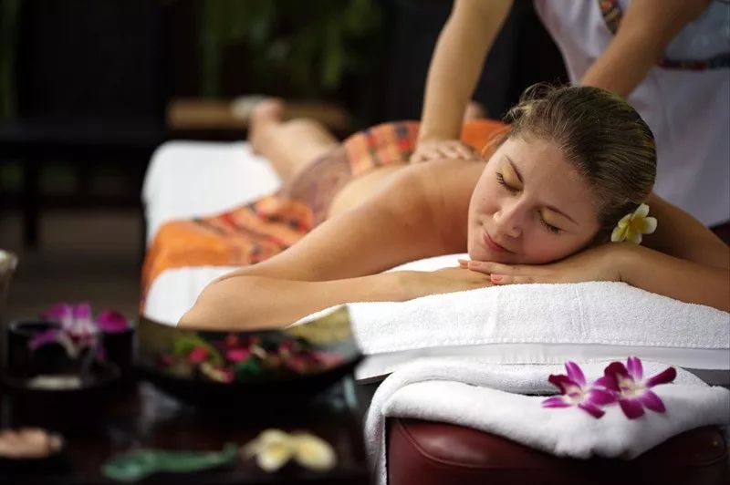 「头条」红树林春节预售优惠升级！888元起住亚龙湾，欢度温暖新春~