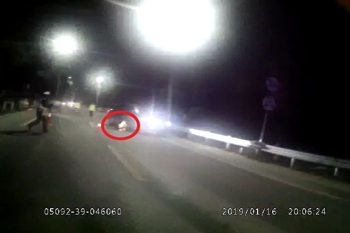 逃避交警检查冲卡逃跑违法吗,齐齐哈尔酒驾碾压辅警后续