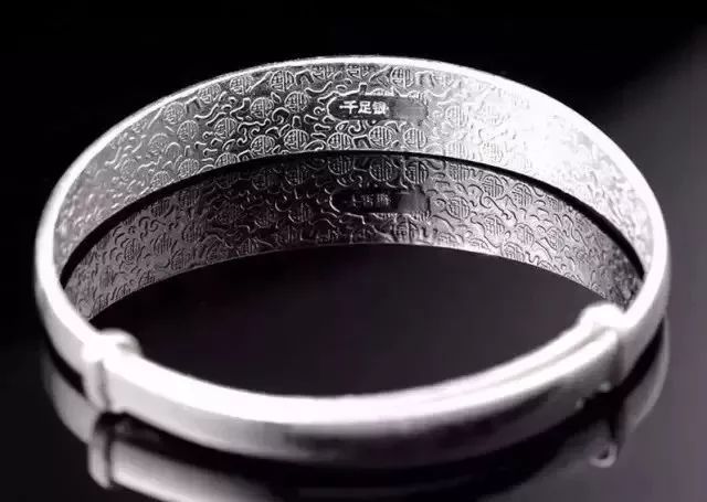 珠宝配饰区别,珠宝与首饰的关系