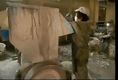 为什么塑料瓶可以卖钱,塑料瓶和塑料袋能做衣服用吗