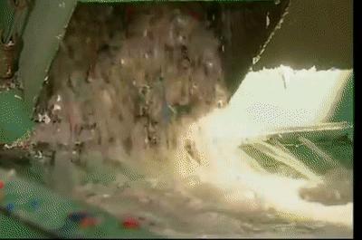 为什么塑料瓶可以卖钱,塑料瓶和塑料袋能做衣服用吗