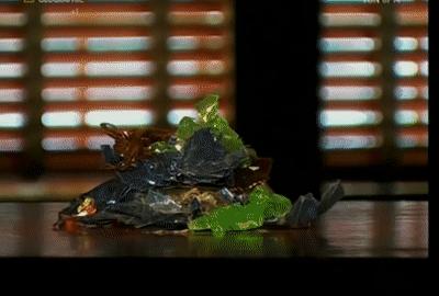 为什么塑料瓶可以卖钱,塑料瓶和塑料袋能做衣服用吗