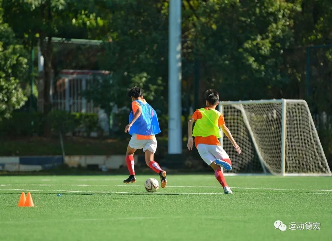 足球赛进入半决赛给孩子们加油,足球比赛开赛前给孩子们加油打气