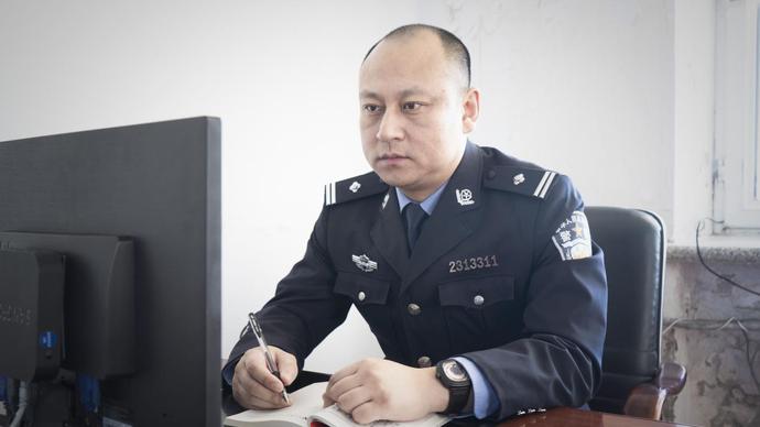 生死关头救自己还是救他人,生死时刻谁放了红军一条生路