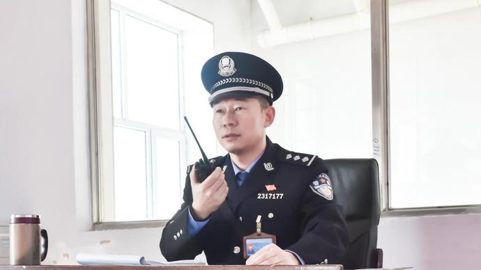 生死关头救自己还是救他人,生死时刻谁放了红军一条生路