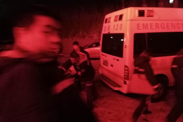 生死关头救自己还是救他人,生死时刻谁放了红军一条生路