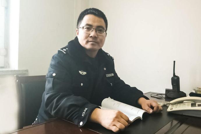 生死关头救自己还是救他人,生死时刻谁放了红军一条生路