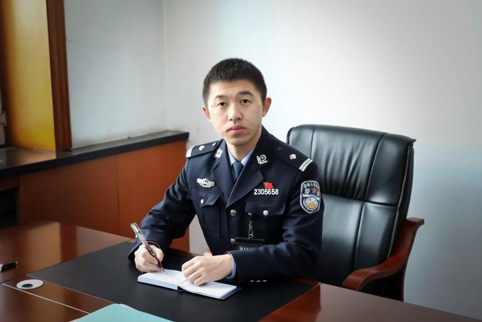 生死关头救自己还是救他人,生死时刻谁放了红军一条生路