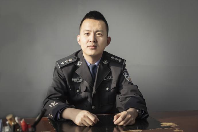 生死关头救自己还是救他人,生死时刻谁放了红军一条生路