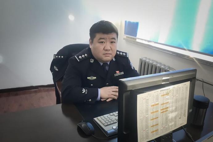 生死关头救自己还是救他人,生死时刻谁放了红军一条生路