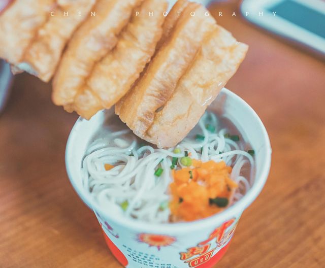 武汉：一碗热干面杀百鬼，一锅豆皮烫神仙