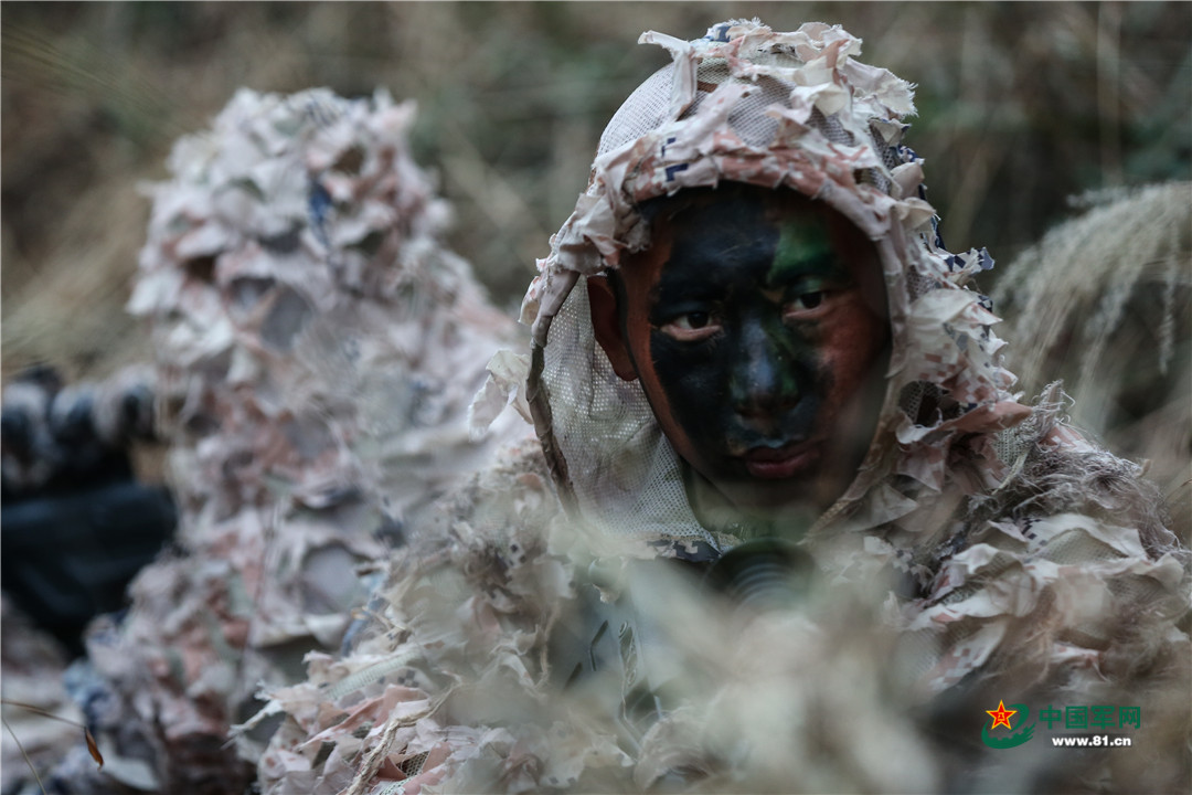 记者在战位老狙告诉你如何成为一名特等*击狙**手