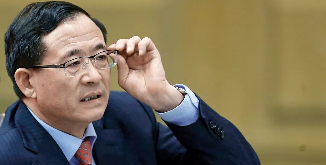 特写：刘士余在新东家的第一个工作日