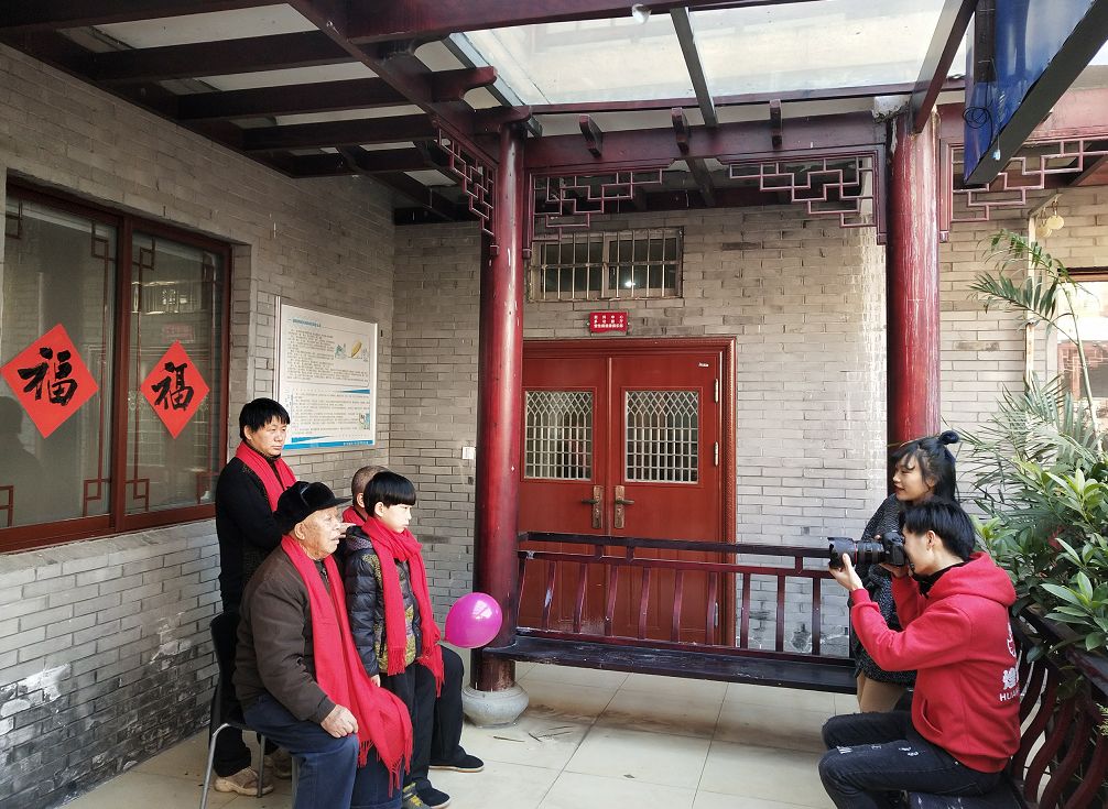 全家福定格团圆幸福时刻,全家福定格幸福时刻