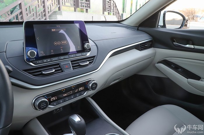 天籁2024款2.0自吸悦享版试驾,新款天籁2024款2.0自吸试驾