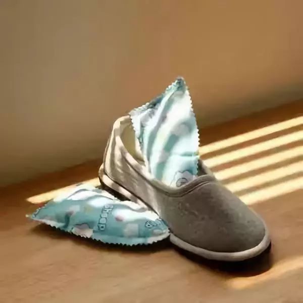 鞋子臭脚怎么办教你一招永不臭,穿小白鞋脚臭怎么办教你除臭方法