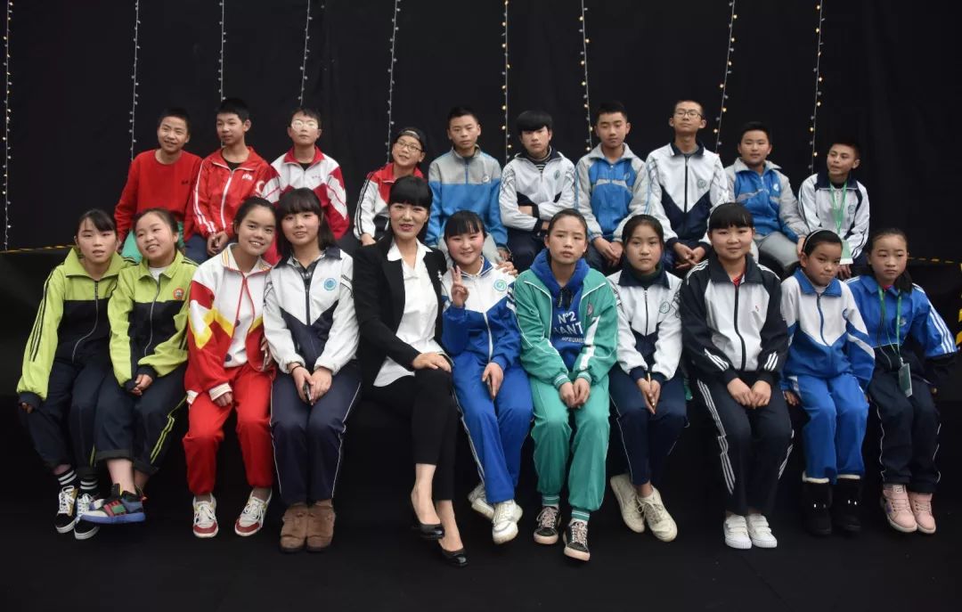 天河珠村有一位好老师，用大爱点燃大山里的希望