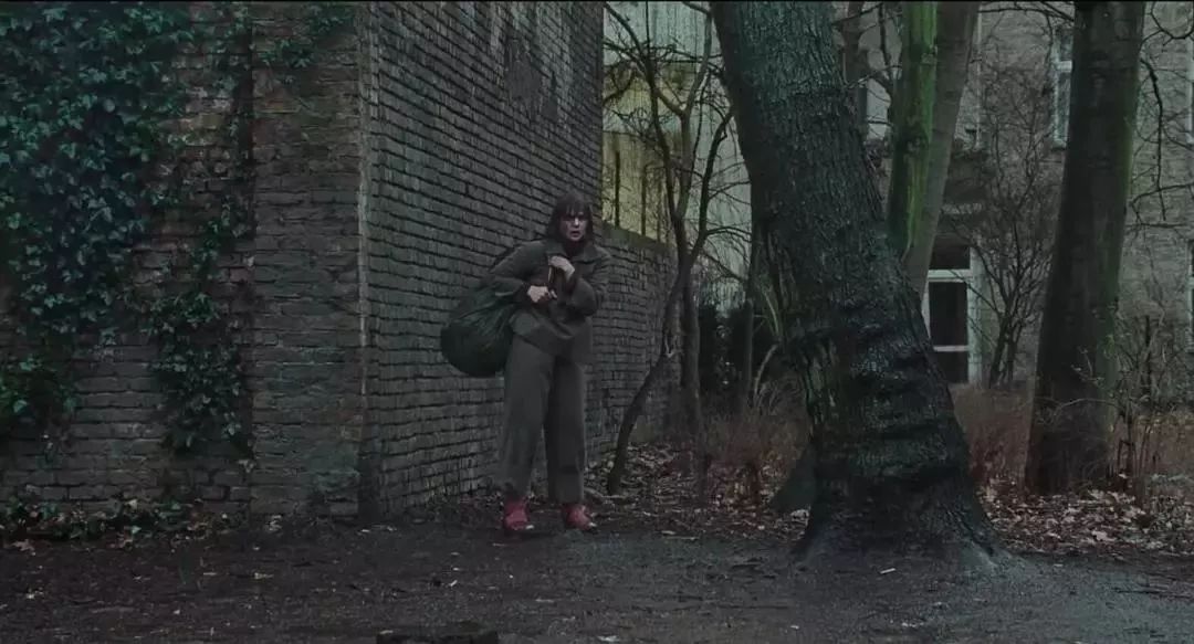 最诡异的恐怖片只有几十秒,8部令人不寒而栗的恐怖片