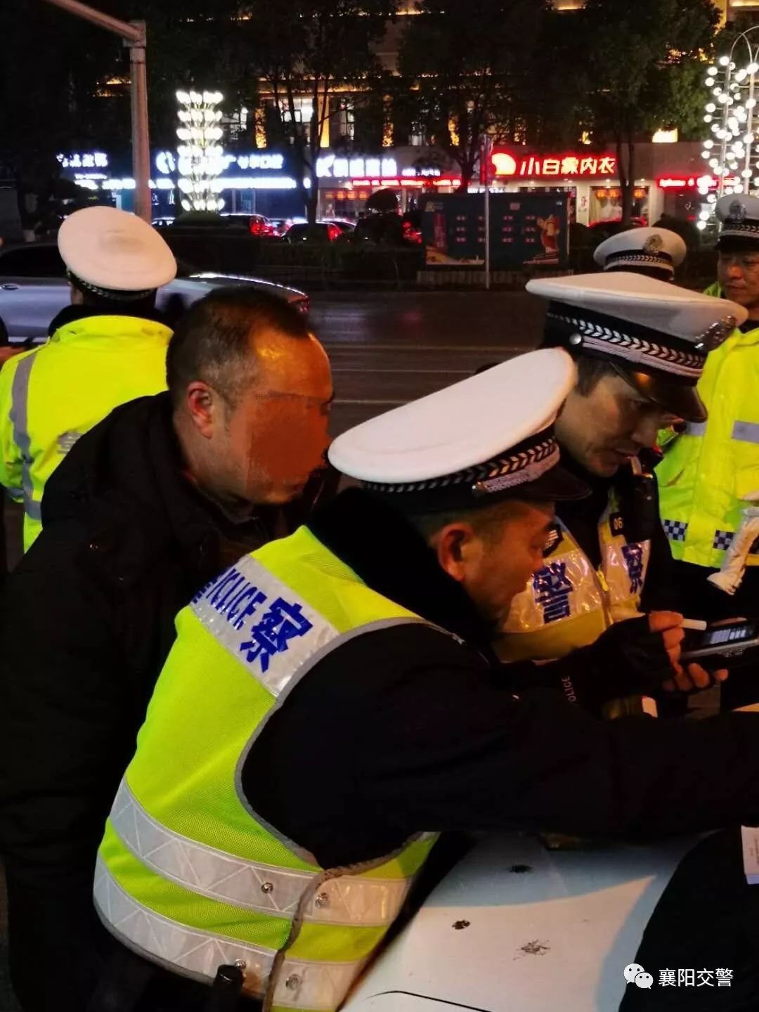 心存侥幸违法酒驾刚上路就被查,侥幸心理要不得冒险酒驾被查处