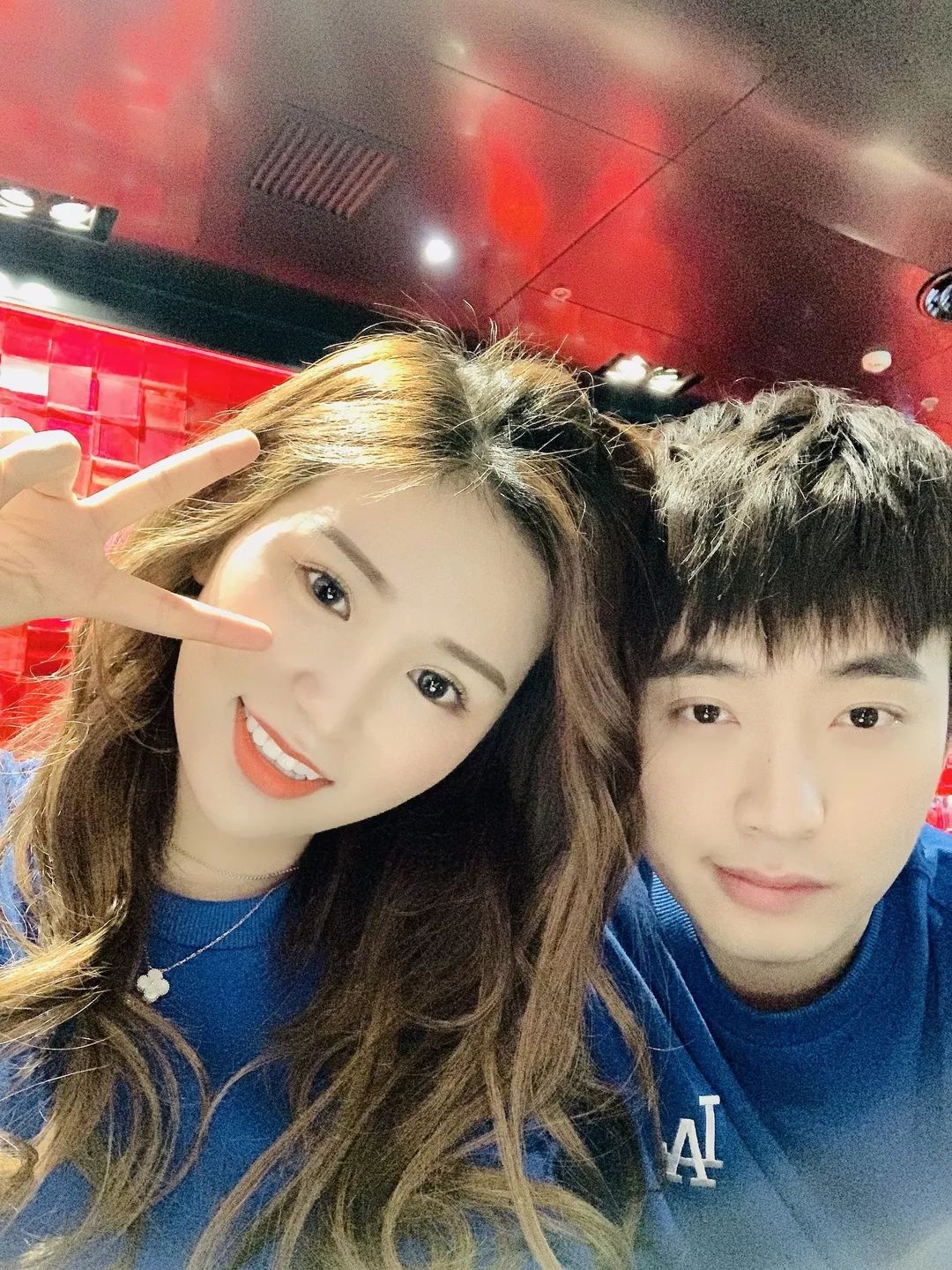 情侣装这么穿回头率绝对200%,与闺蜜男朋友穿情侣装