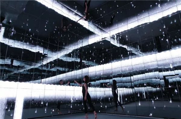 奇特深圳：劣势即优势新生代力量正在集结