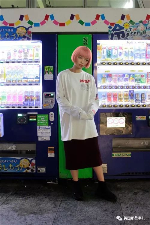 粉红波波头模特,高颜值圆脸中国女性模特