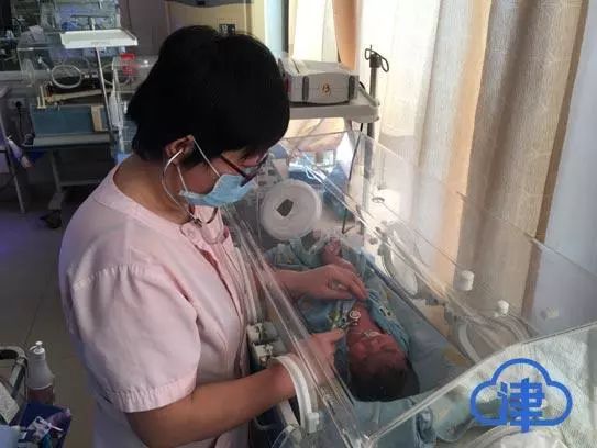 新春走基层儿科医生,新春走基层守护生命医生