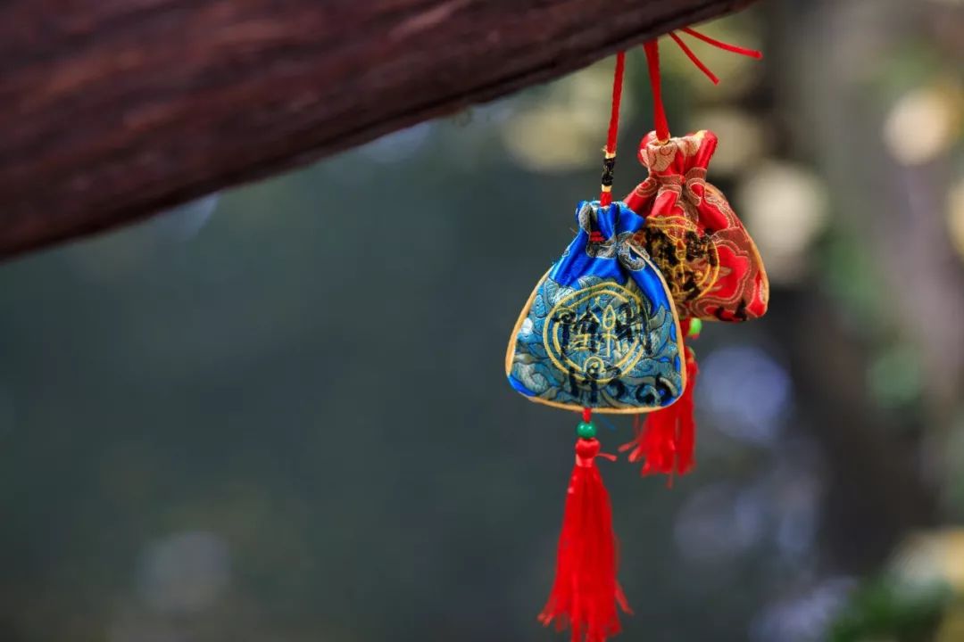 三十首顶级春节意境诗词,十首绝美春节诗词翻译