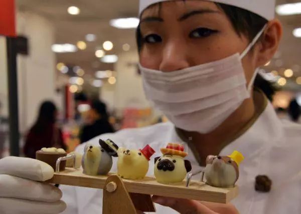 东京举行反浪漫资本主义*行游**，日本又在情人节搞事情