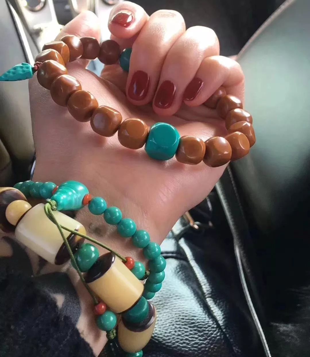 绿松石配饰可以戴一辈子吗,绿松石配饰一半绿一半蓝