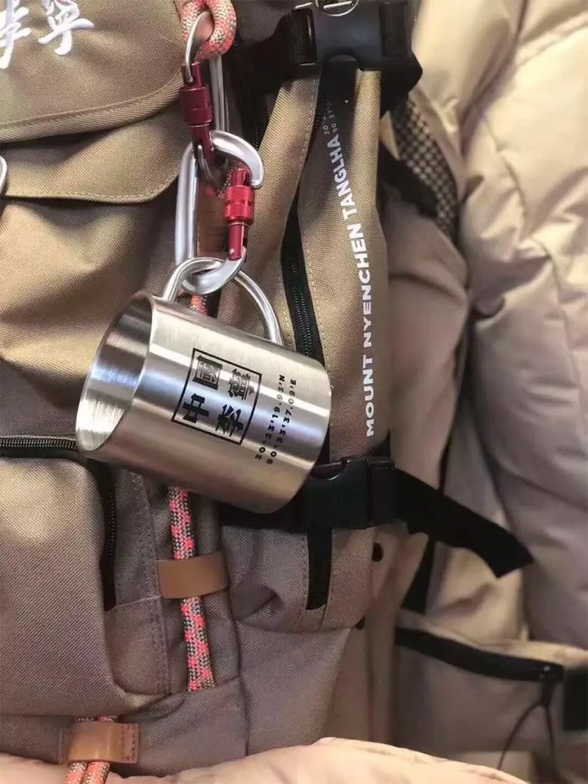 lining李宁2019纽约时装周v8彩色,李宁品牌热潮