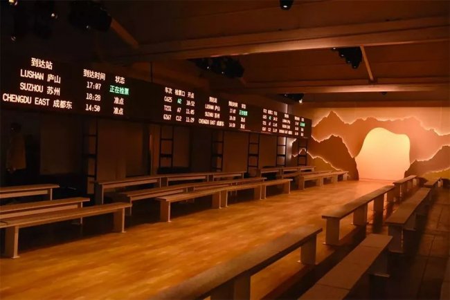 lining李宁2019纽约时装周v8彩色,李宁品牌热潮