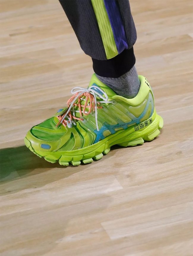 lining李宁2019纽约时装周v8彩色,李宁品牌热潮