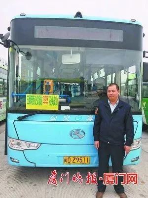 儿童公交车上吐白沫,公交车上的小孩突然昏迷