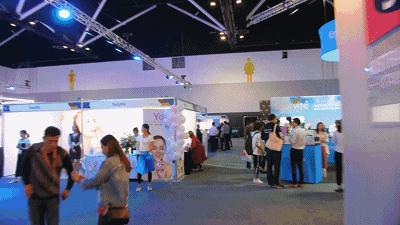 张嘉倪同款月光宝盒精华液,张嘉倪给人涂保湿美白精华液