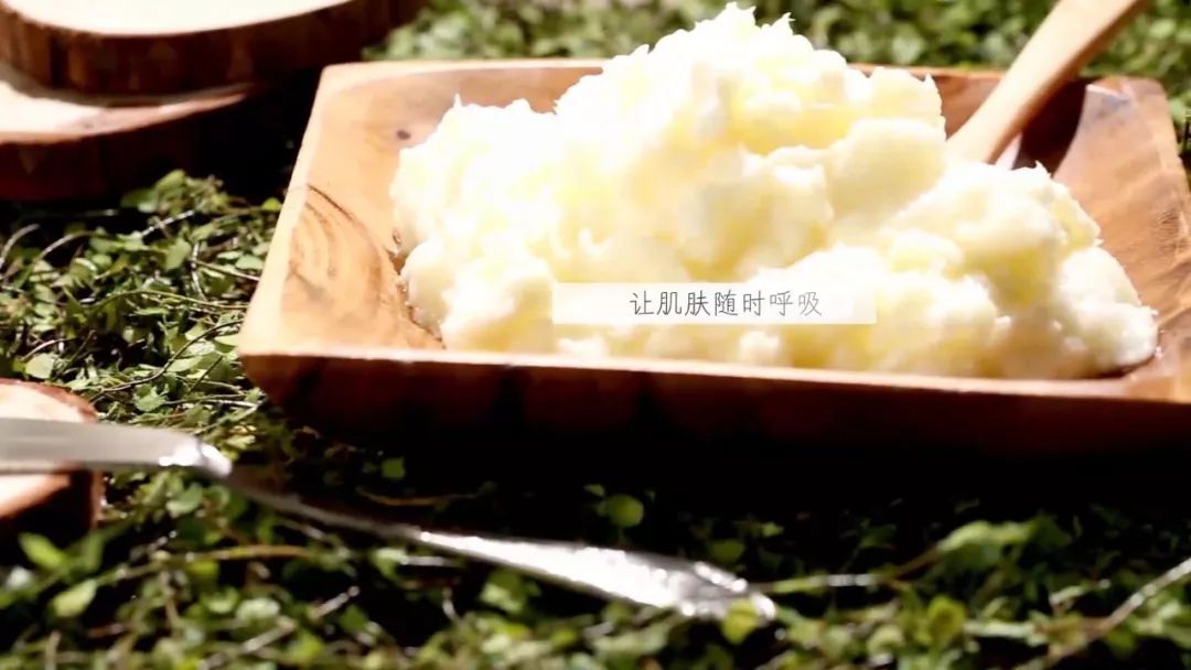 只听说蛋清能除皱，没想到瑞典皇室竟然用它来洗脸，还能去黑头！