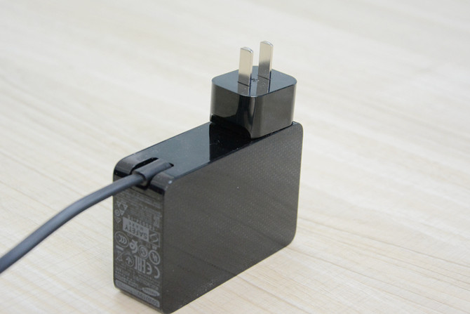 144hz显示器刷新率超频,三星27寸曲面显示器144刷新率