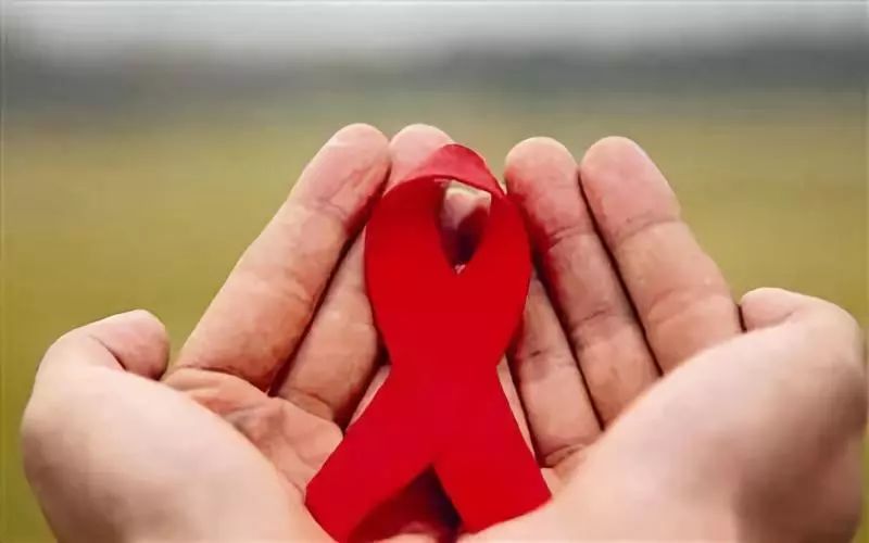 关注艾滋病人,关注艾滋病群体的形势