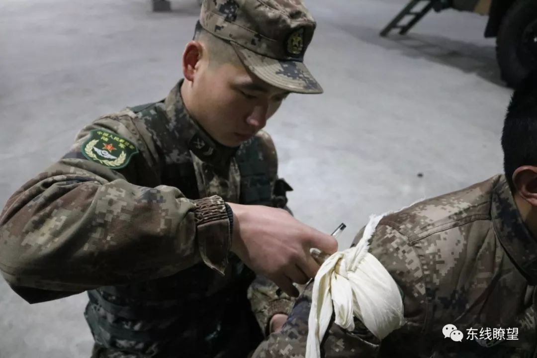 三角巾多种使用方法,三角巾使用方法及关注事项