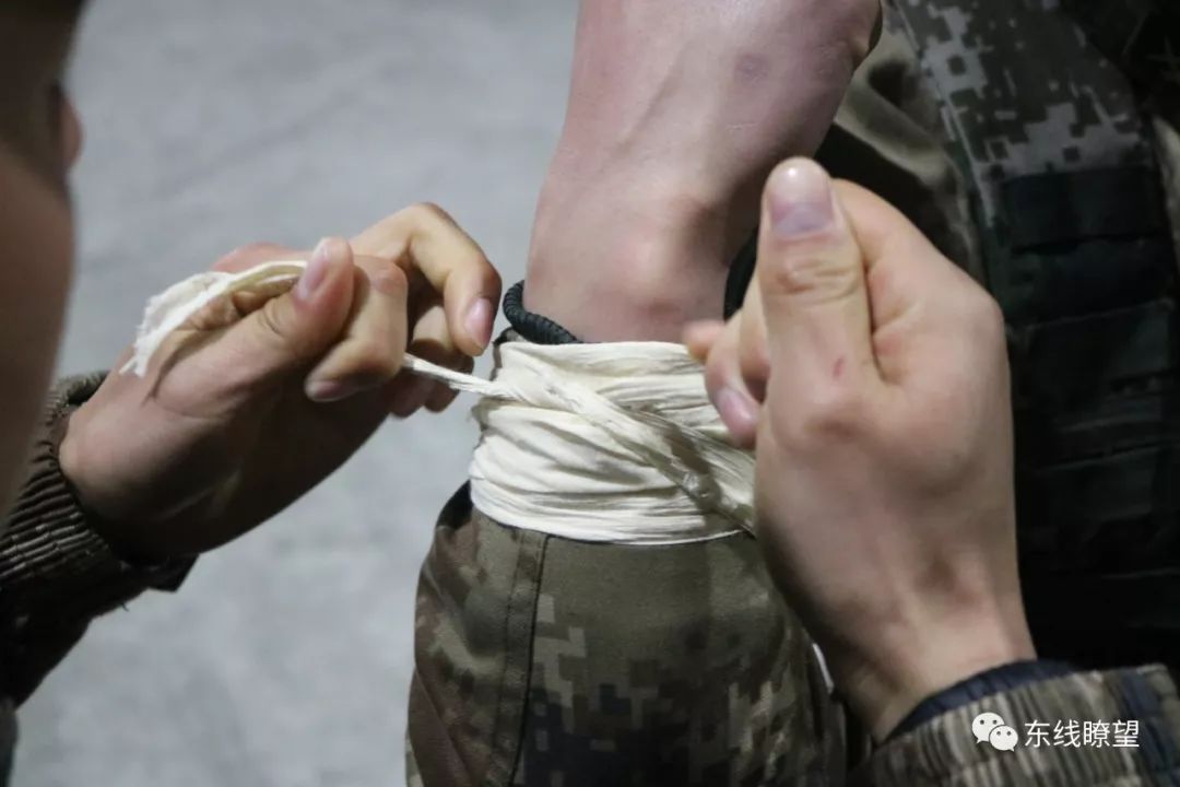 三角巾多种使用方法,三角巾使用方法及关注事项