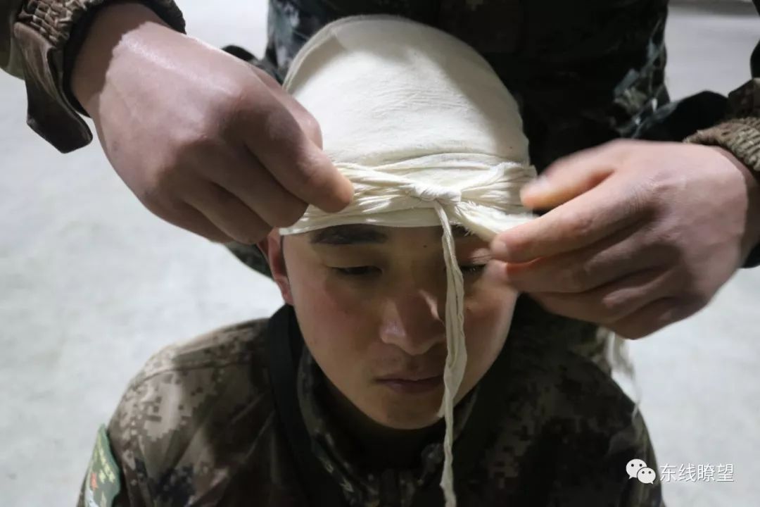 三角巾多种使用方法,三角巾使用方法及关注事项