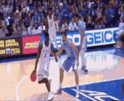 nba准状元一脚下去球鞋对半裂开,nba准状元2020