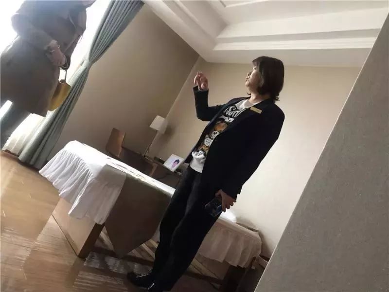 网红带货化妆品防癌,网红修复红血丝护肤产品